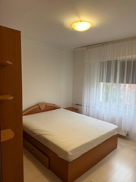 Berceni, Piata Sudului, de inchiriat 2 camere 64 mp, bloc reabilitat.