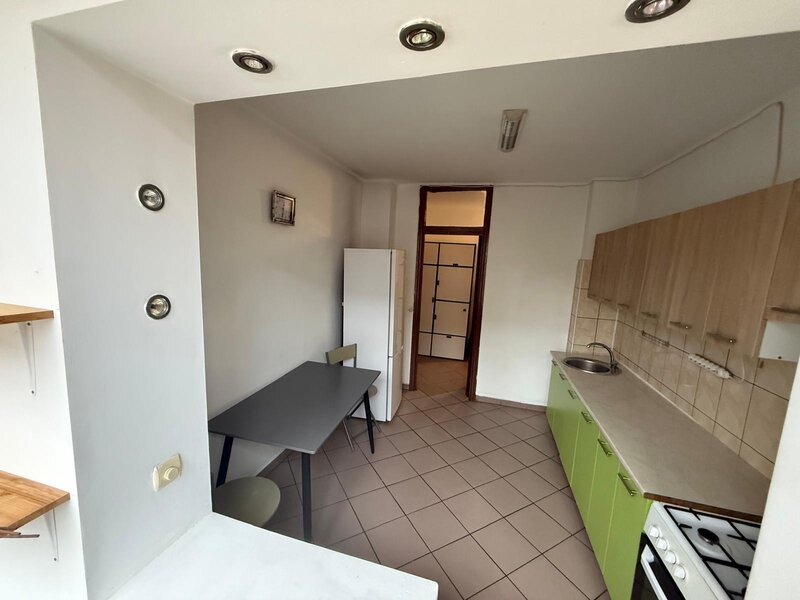 Berceni, Piata Sudului, de inchiriat 2 camere 64 mp, bloc reabilitat.