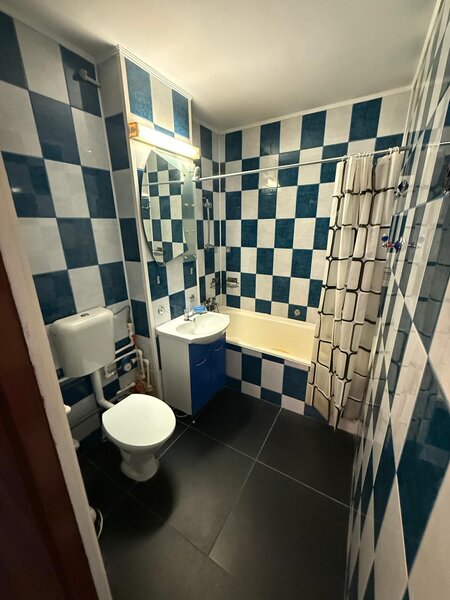 Berceni, Piata Sudului, de inchiriat 2 camere 64 mp, bloc reabilitat.