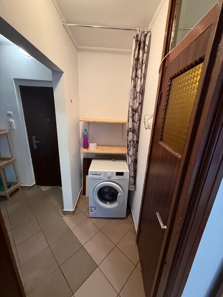 Berceni, Piata Sudului, de inchiriat 2 camere 64 mp, bloc reabilitat.