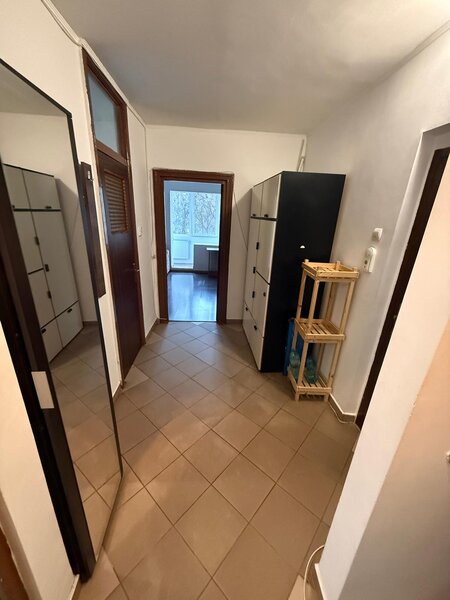 Berceni, Piata Sudului, de inchiriat 2 camere 64 mp, bloc reabilitat.