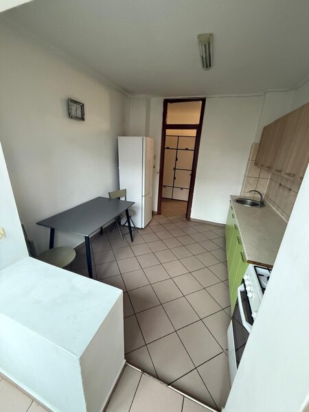 Berceni, Piata Sudului, de inchiriat 2 camere 64 mp, bloc reabilitat.