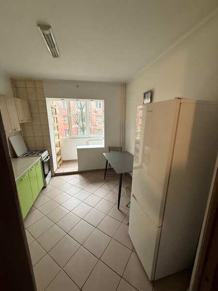 Berceni, Piata Sudului, de inchiriat 2 camere 64 mp, bloc reabilitat.